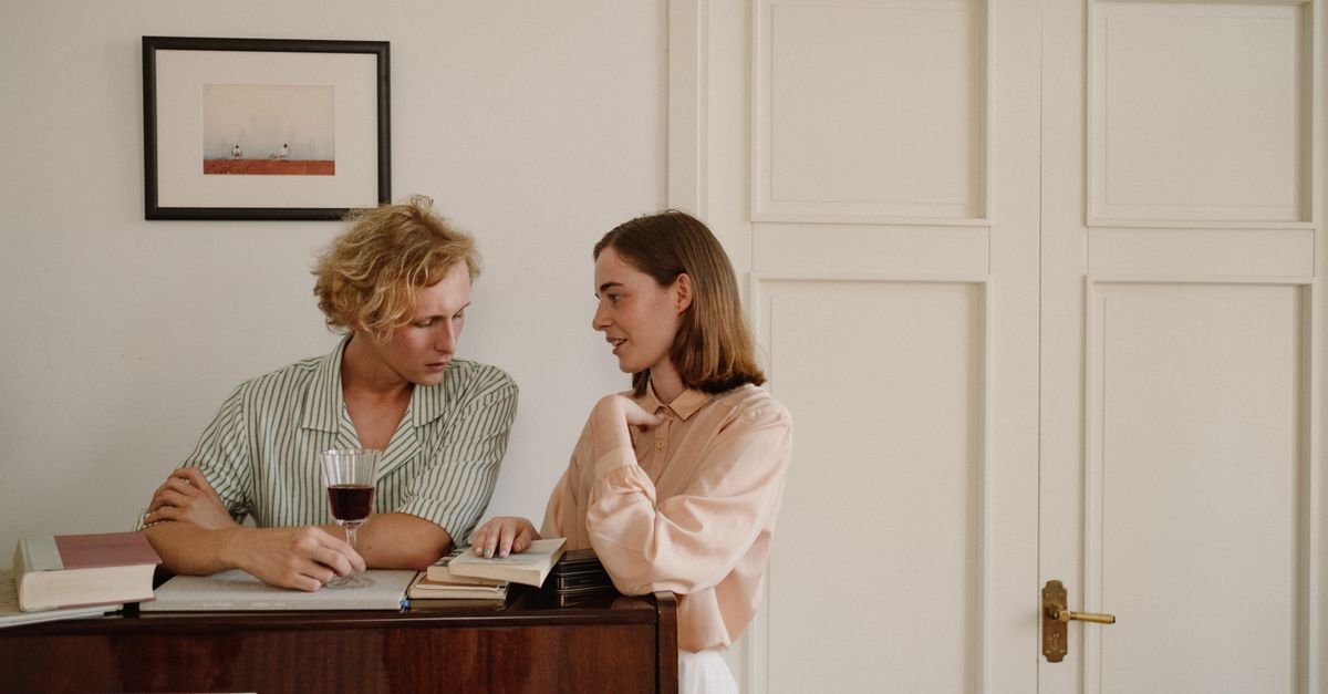 How to Stop Overthinking a New Relationship: Telling Anxiety Apart From Intuition