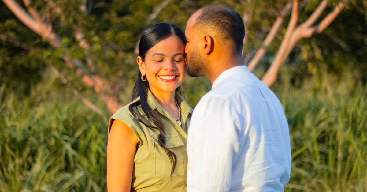 How to Be the Woman He Can’t Stop Thinking About (What Actually Creates Lasting Attraction)