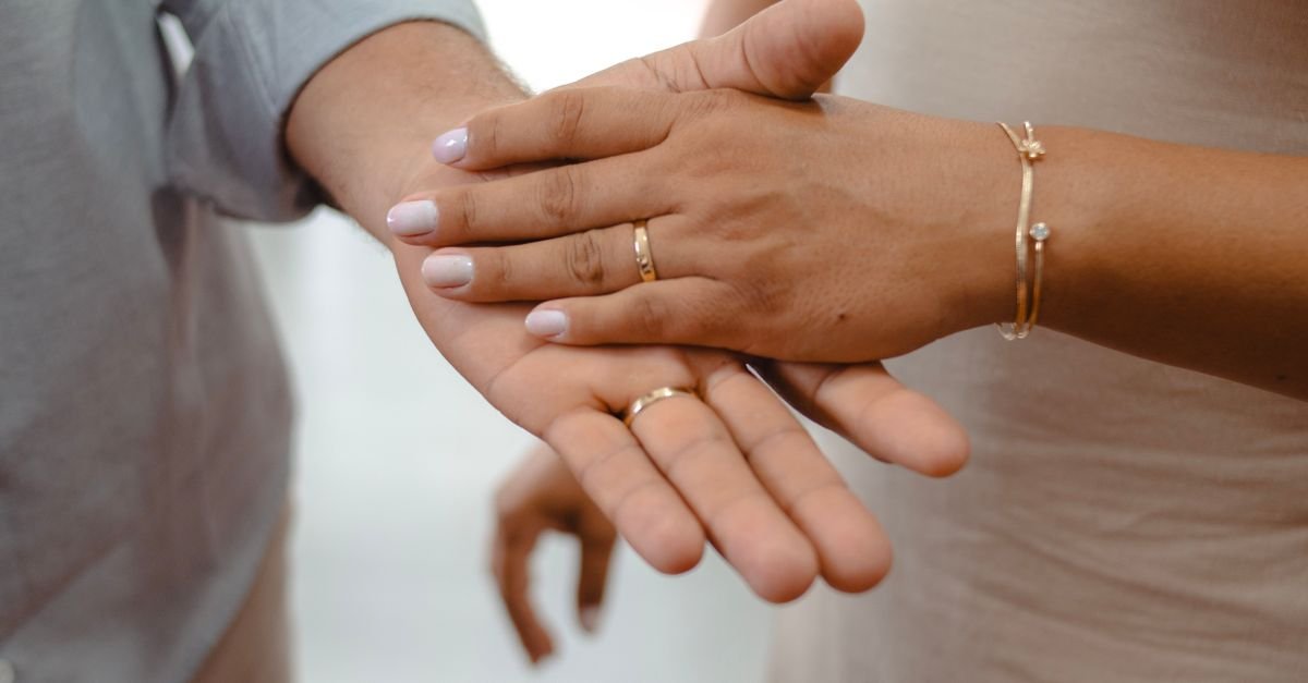 Love vs Infatuation: How to Tell If What You Feel Is the Real Thing